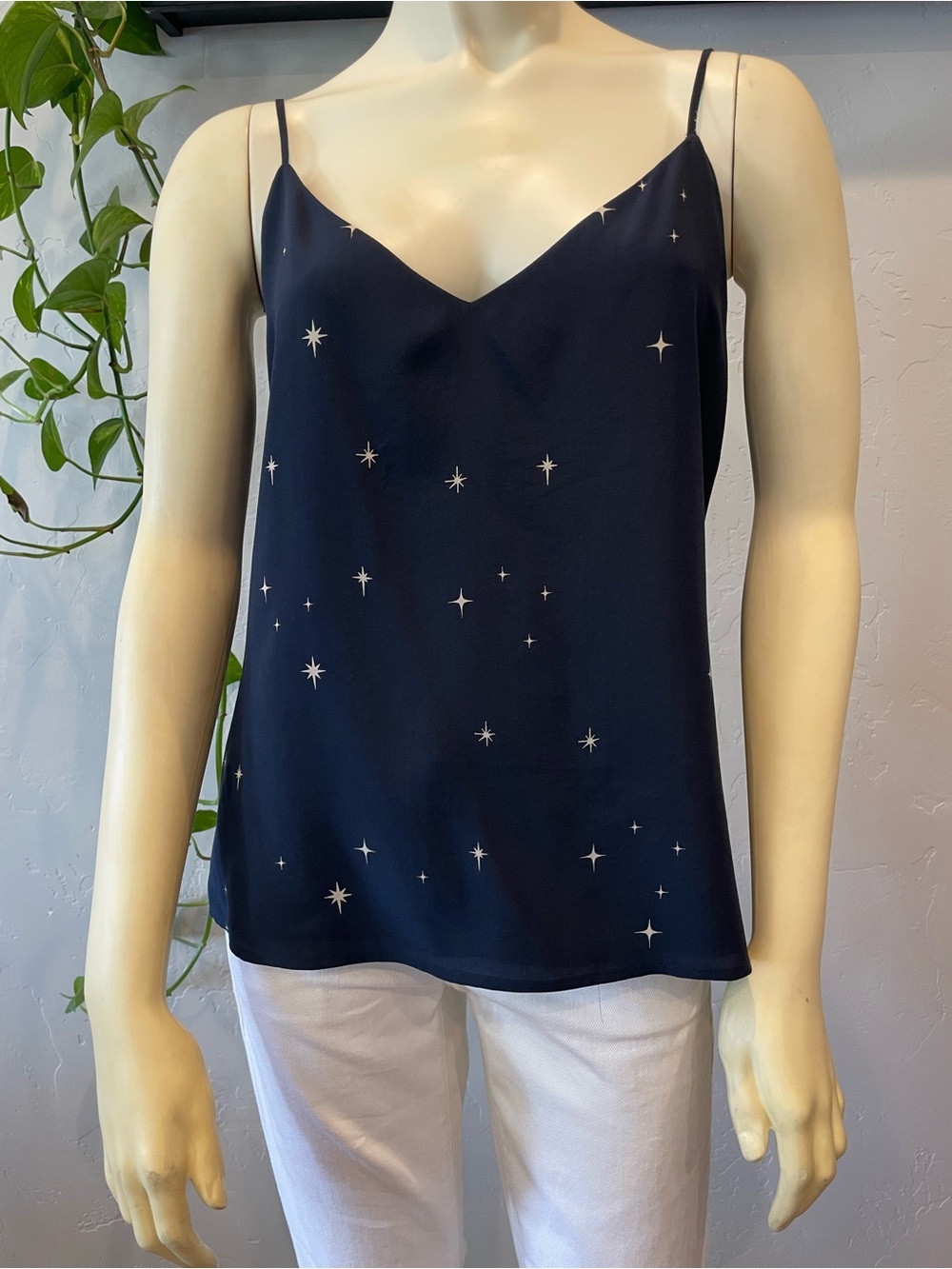 New L'AGENCE 100% silk “Jane” midnight Navy Star-Print V-Neck Silk Cami S